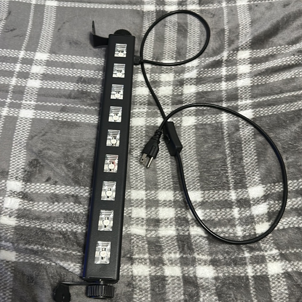 Black light - Picture 2 of 8